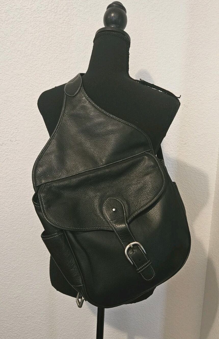 Levenger Black Leather Saddlebag Sling Backpack Bag Black EUC